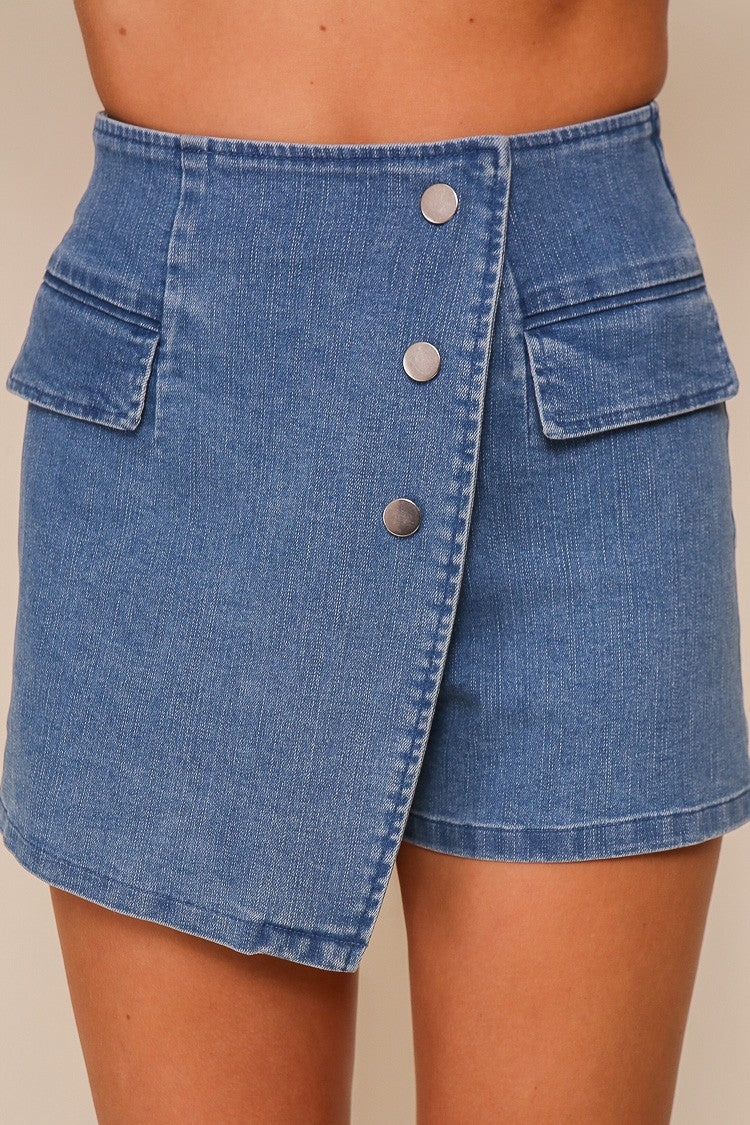 HIGH WAISTED KNIT DENIM SKORT WITH POCKETS