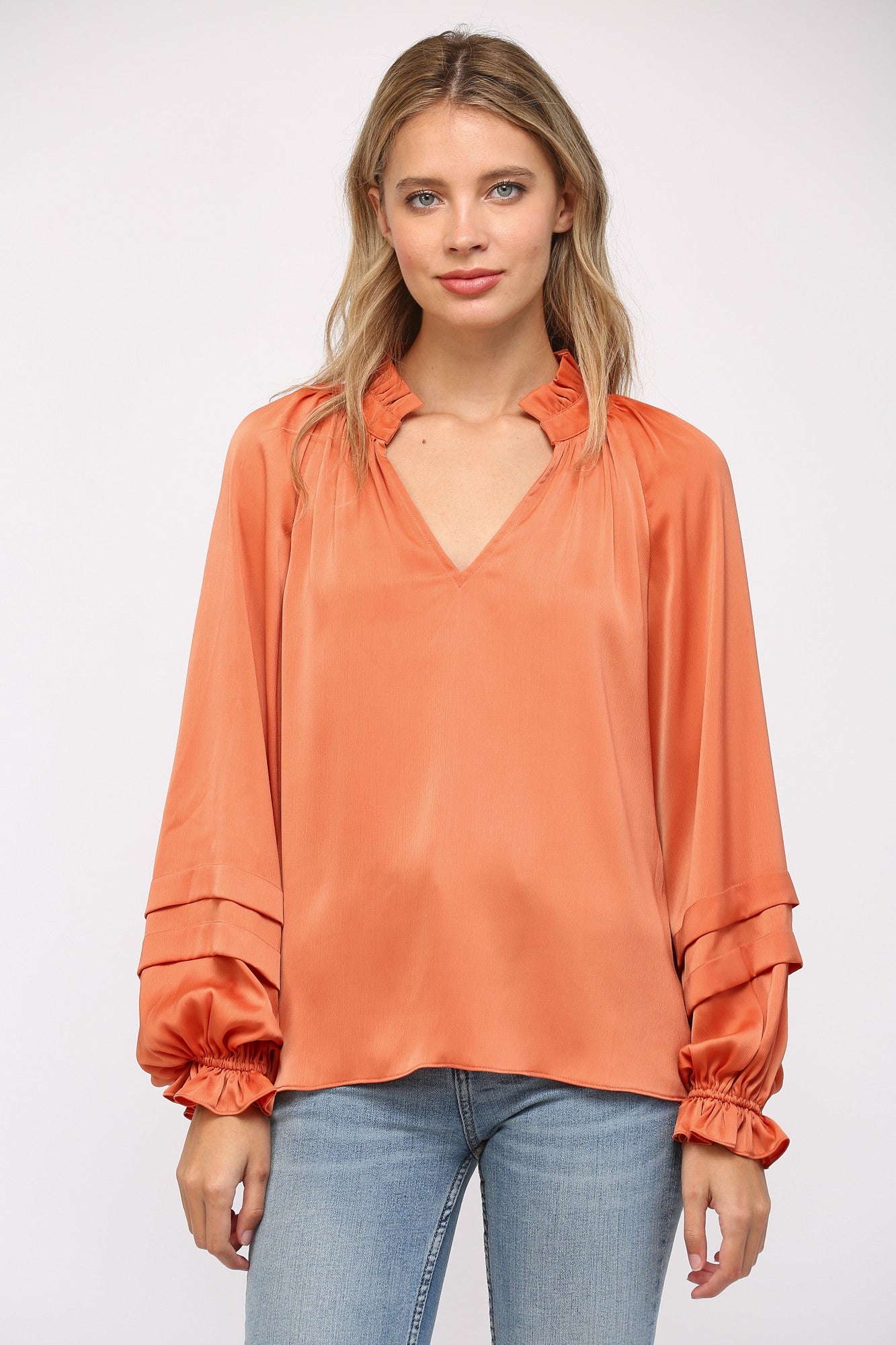 TUCKED DETAIL BALLON SLV SPLIT NECK BLOUSE