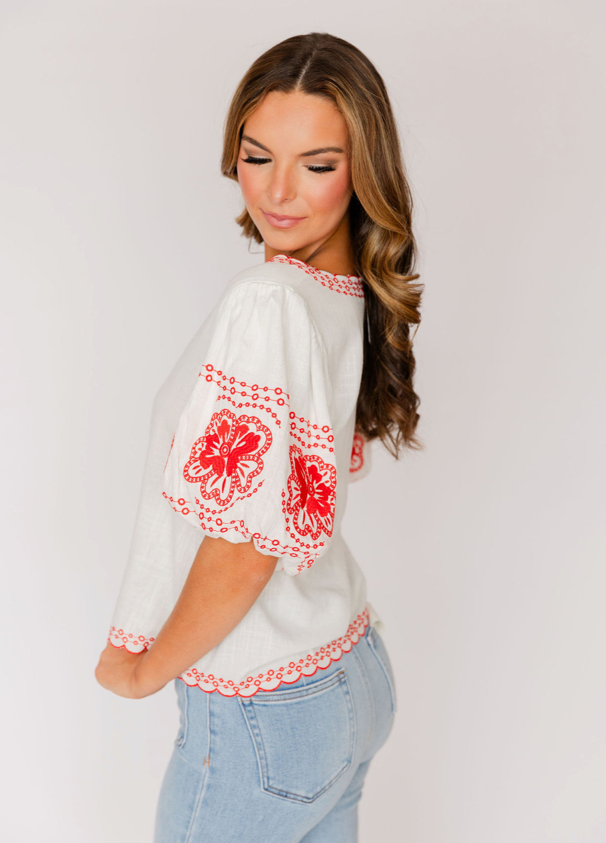 Embroidered Puff Sleeve Top