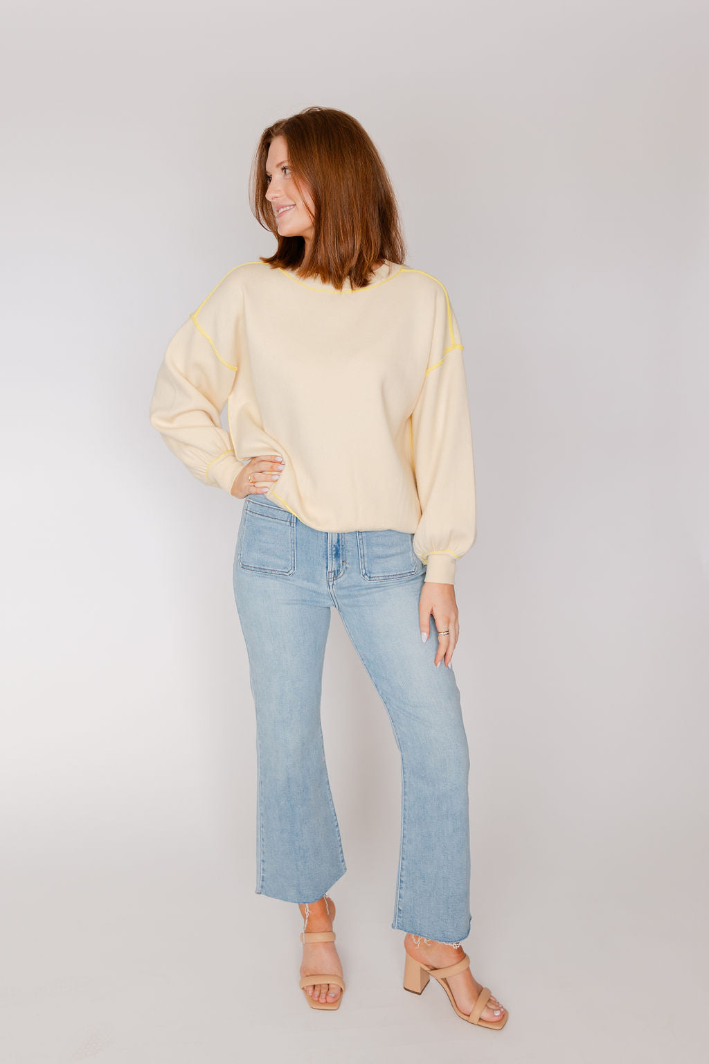 LONG SLEEVE CREW NECK CONTRAST SEAM SWEATER