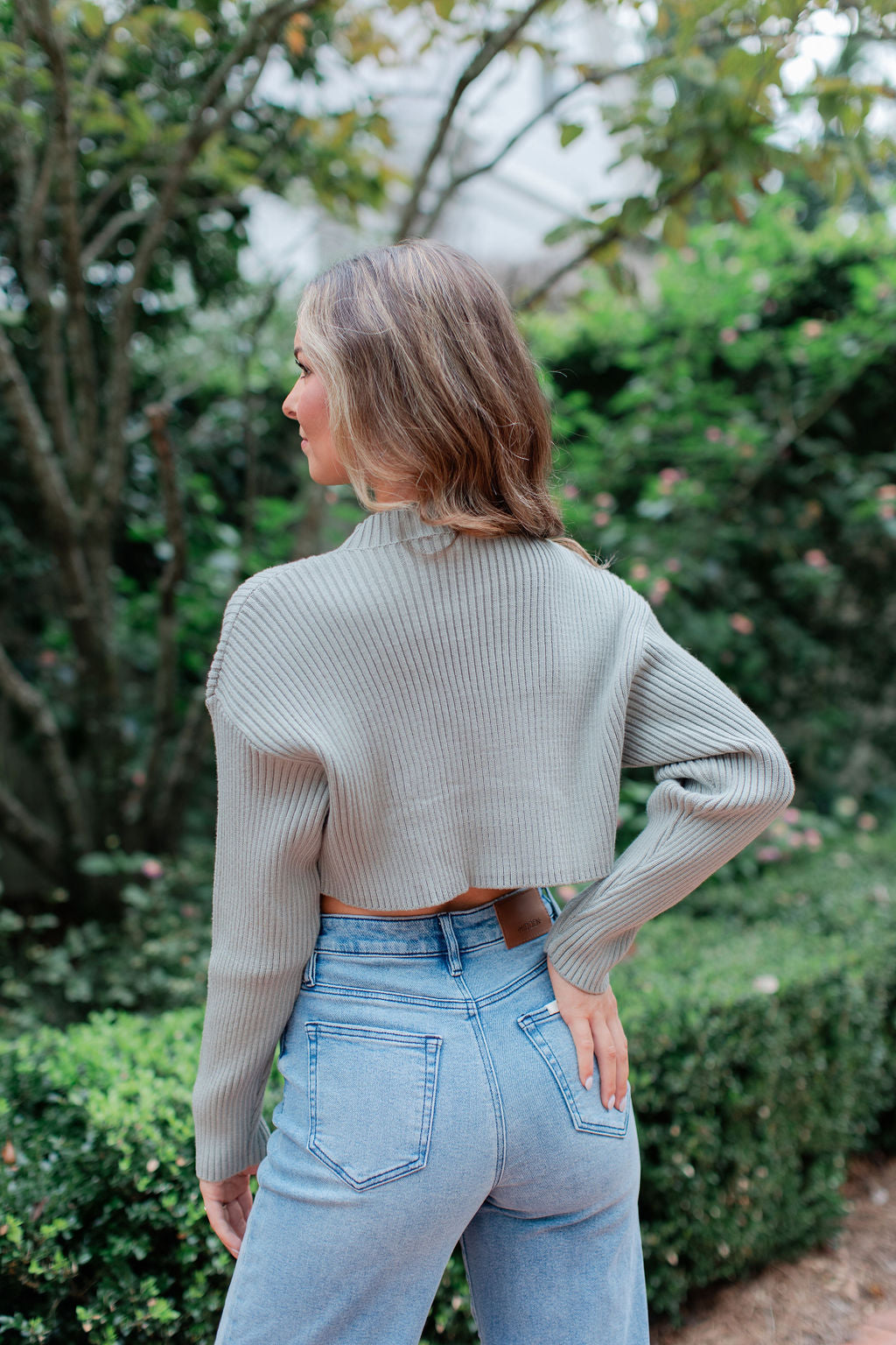 LONG SLEEVE RIBBED CROP SWEATER