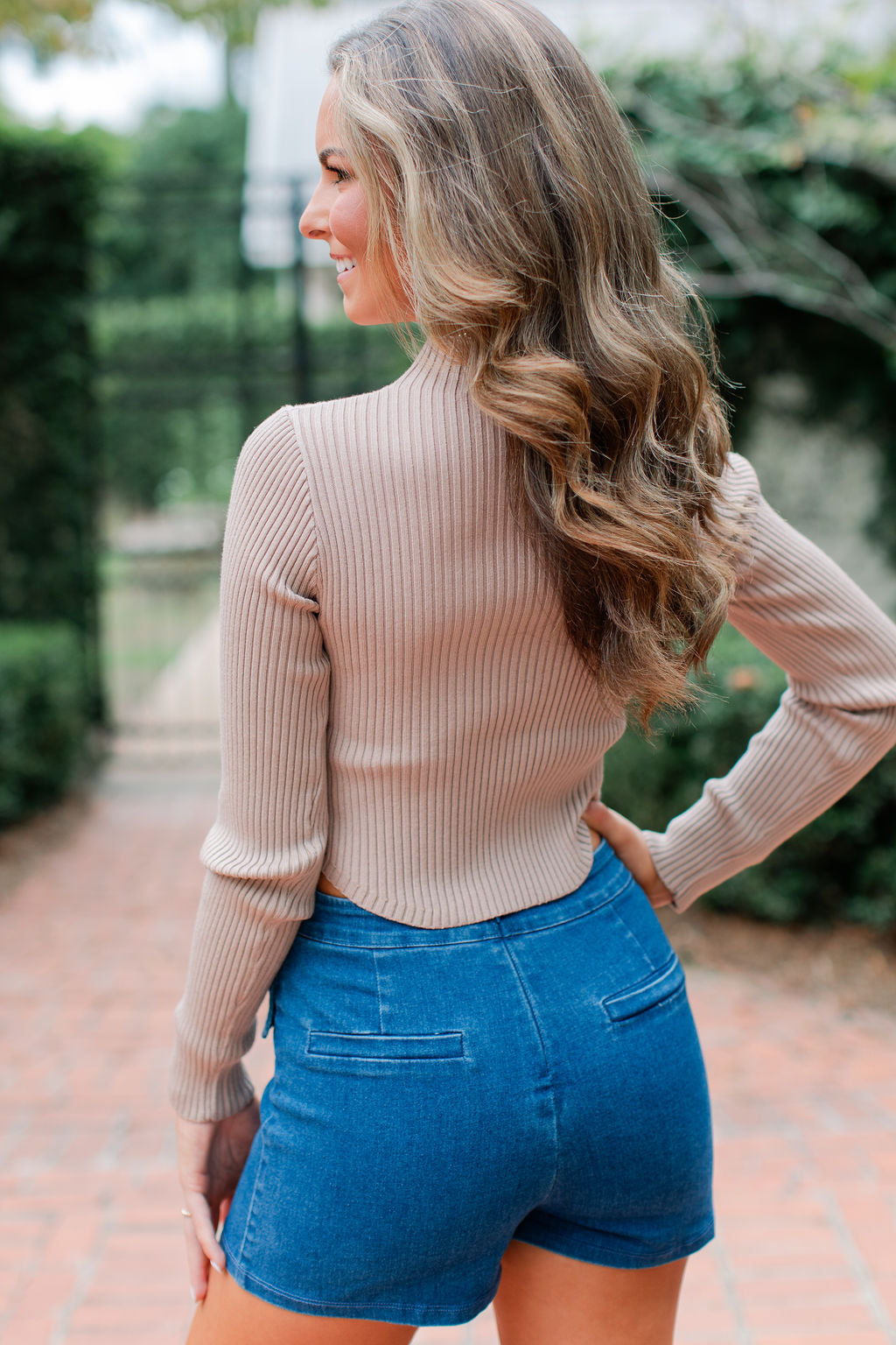 HIGH WAISTED KNIT DENIM SKORT WITH POCKETS