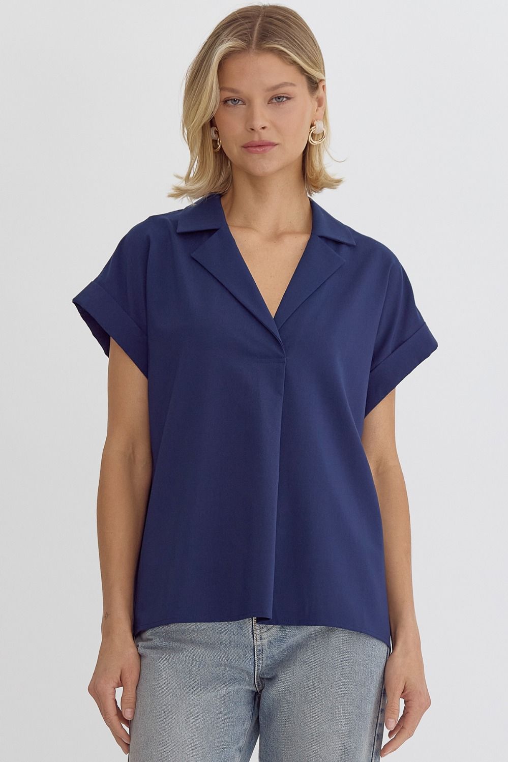 V NECK TOP WIT PLEATED DETAIL ON BACK