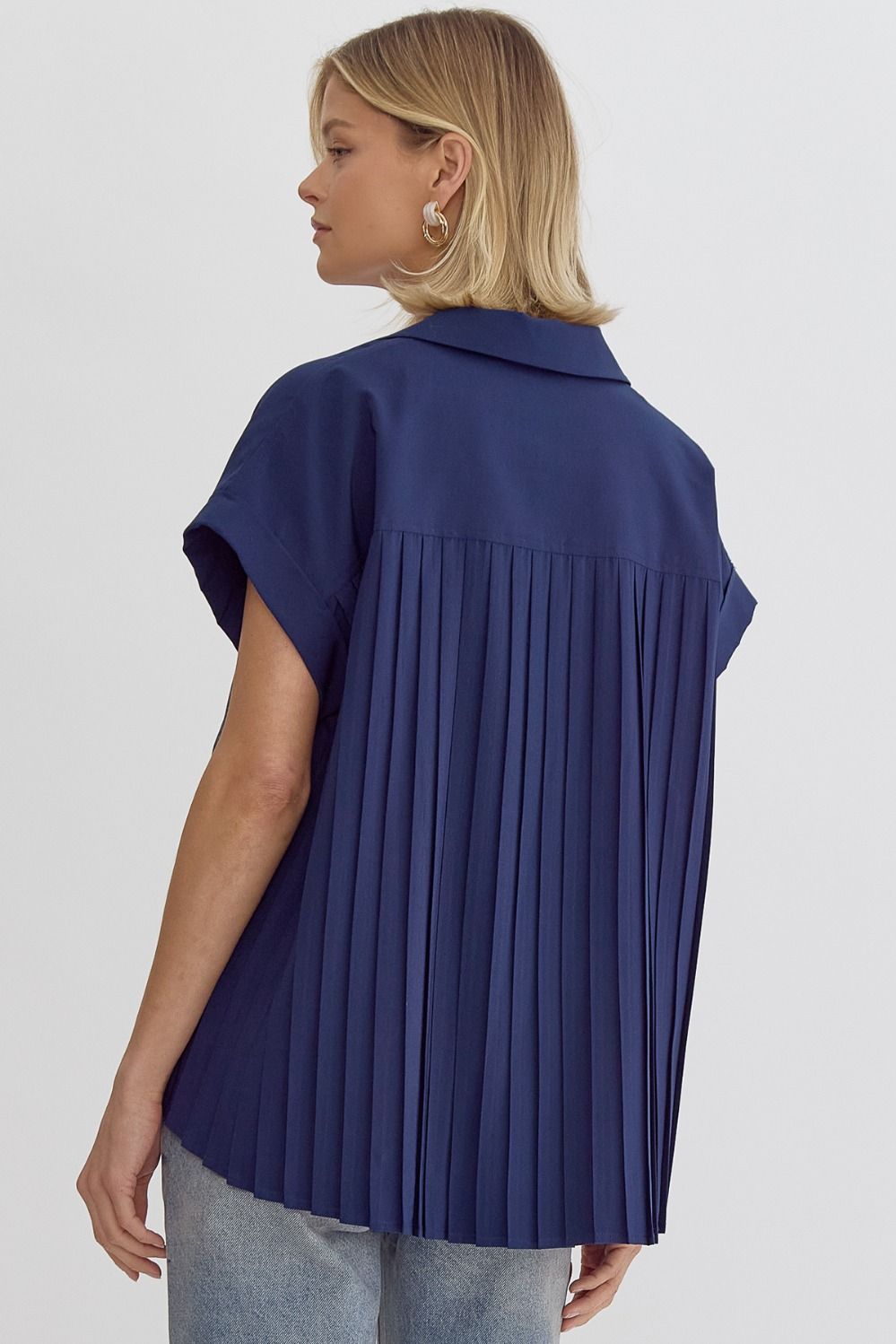 V NECK TOP WIT PLEATED DETAIL ON BACK